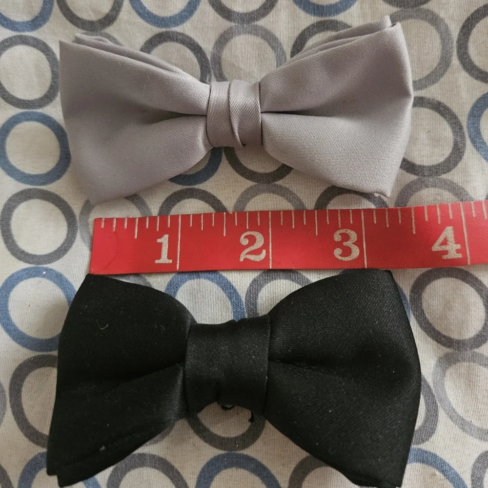 2 bow ties